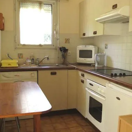2 Pieces Au Calme, Centre-ville Sainte-maxime, Clim, Proche Plage, Parking Prive. - Fr-1-780-50 Apartment *