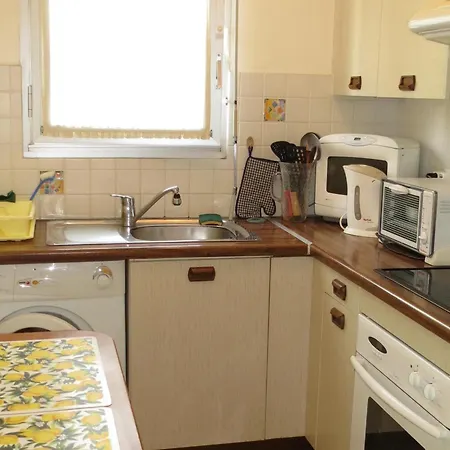 2 Pieces Au Calme, Centre-ville Sainte-maxime, Clim, Proche Plage, Parking Prive. - Fr-1-780-50 Apartment Sainte-Maxime